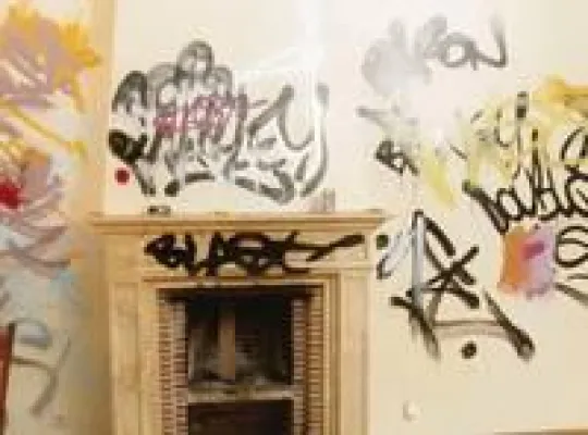 Bild: Horrorszenario: Wenn der Mieter zum Betrüger wird – Die neue Mietnomaden-Versicherung schützt vor den Folgen