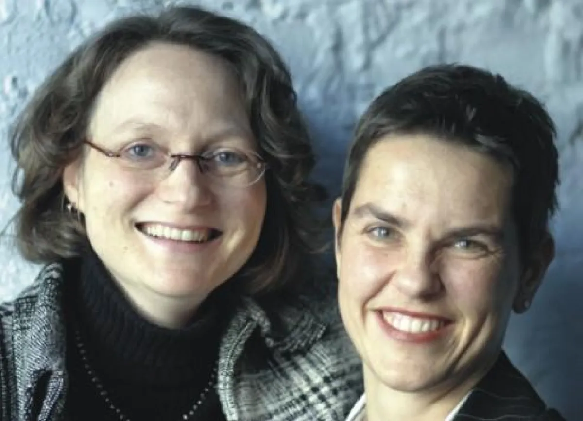 Verlegerinnen und Autorinnen Corinna Hesse und Antje Hinz / Foto: kallebu