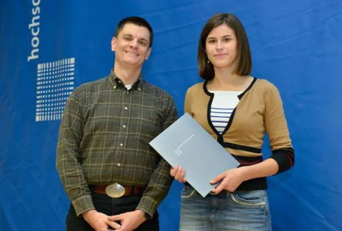 Java Informatik Exzellenz Preis von OIO Orientation in Objects an der Hochschule Mannheim fürTamara Boehm Bild: Java Informatik Exzellenz Preis von OIO Orientation in Objects an der Hochschule Mannheim fürTamara Boehm