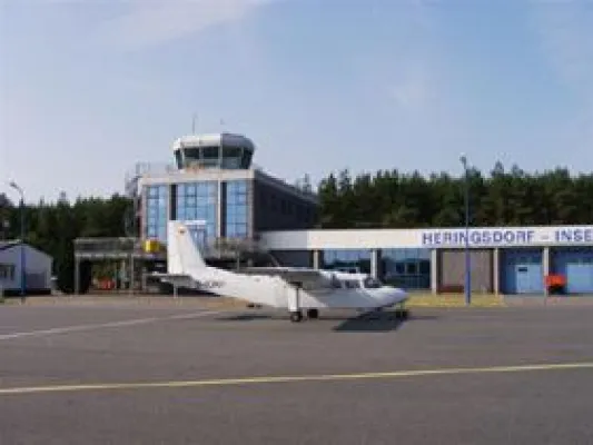 Bild: Vom Regionalflughafen Heringsdorf/Usedom nach Stettin/PL, Rügen und Bornholm/DK
