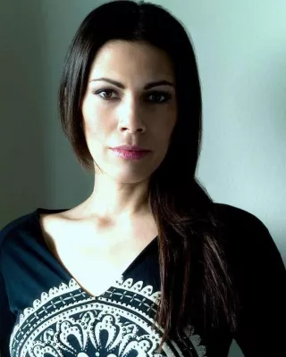 Bild: Die preisgekrönte Schauspielerin, Daniela Lavender, übernimmt Hauptrolle in „TAJ“