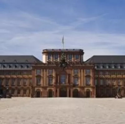Bild: Exzellente Partnerschaft zwischen Wirtschaft und Hochschule
