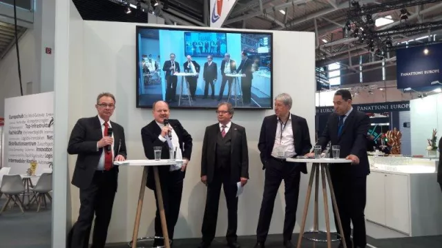 Verkehrsminister Webel wirbt für Logistikregion Halle Bild: Verkehrsminister Webel wirbt für Logistikregion Halle