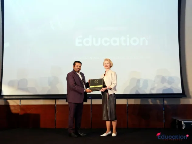 Bild: Calmfidence® Gründerin Nell Pütter erhält Auszeichnung für Leadership auf der Education 2.0 Conference in Duba