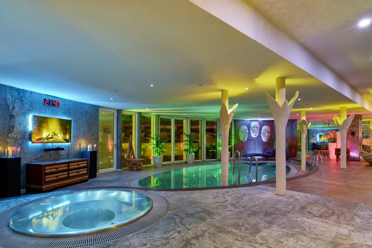 Bild: Tauchen Sie ein in Ihre persönliche Wellnessoase im Zentrum von Stuttgart - Luxfit-Spa