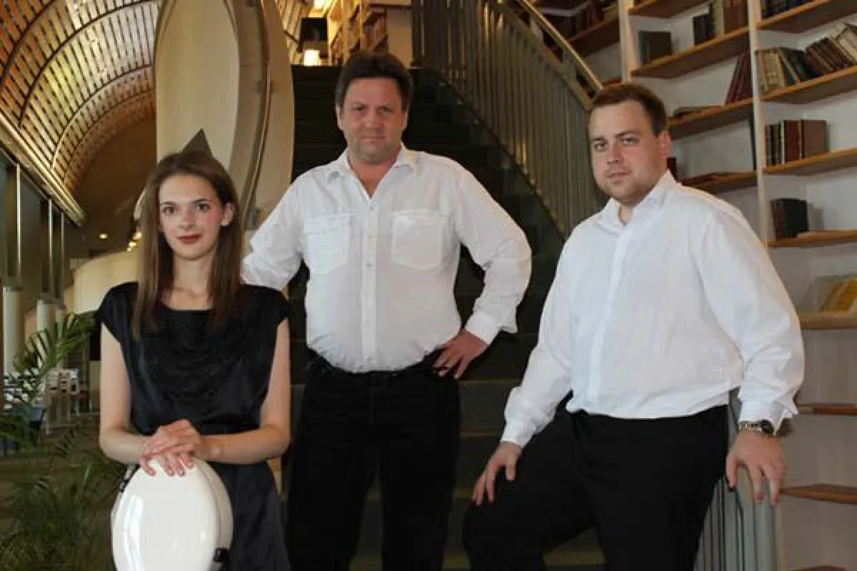 Art-Oliver (Klavier), Sophie Notte (Violoncello), Lukasz Klusek (Kontrabass)