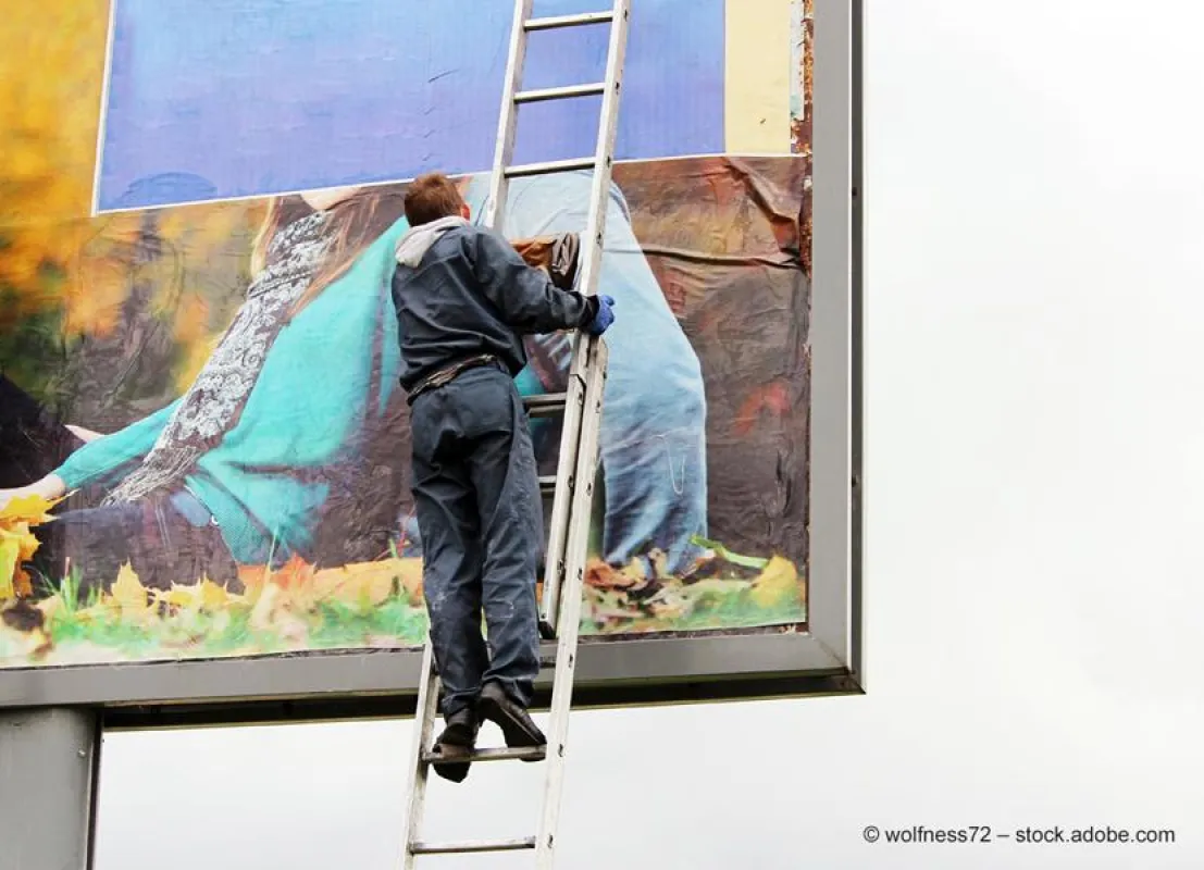 Plakatwände sorgen für eine ständige Erneuerung des Stadtbildes. Foto: wolfness72 – stock.adobe.com