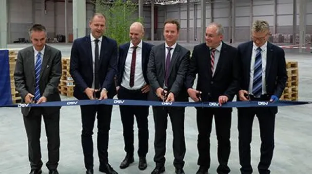 Bild: DSV feiert Eröffnung seines neuen zentralen Logistikstandorts im Saarland