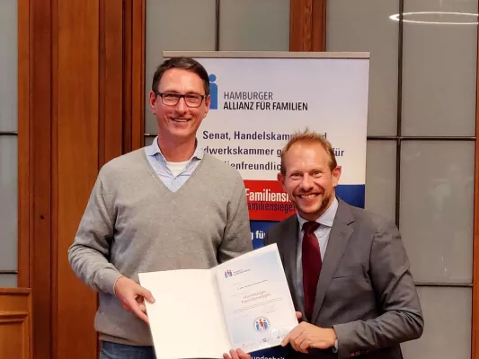 Bild: Hamburger Familiensiegel: WPS von Senat und Handelskammer als familienfreundliches Unternehmen ausgezeichnet.