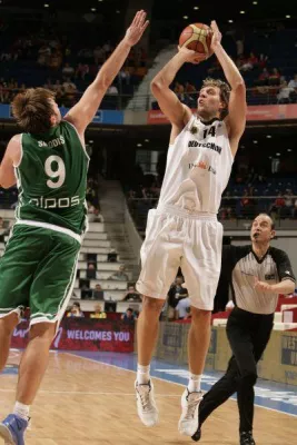 Bild: Basketball-Länderspiel Deutschland-Polen zugunsten von "Rettet den Turm" der Kaiser-Wilhlem-Gedächtnis-Kirche
