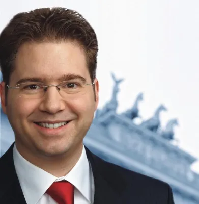 Bild: Wegner und Brauner: Übernahme von Nokia-Siemens-Sparten sichert Spandauer Arbeitsplätze