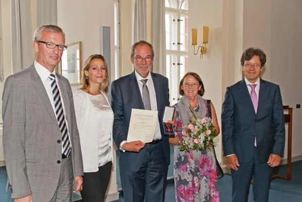 Bild: Bundesverdienstkreuz für IT-Pionier Dr. Ortwin Wohlrab