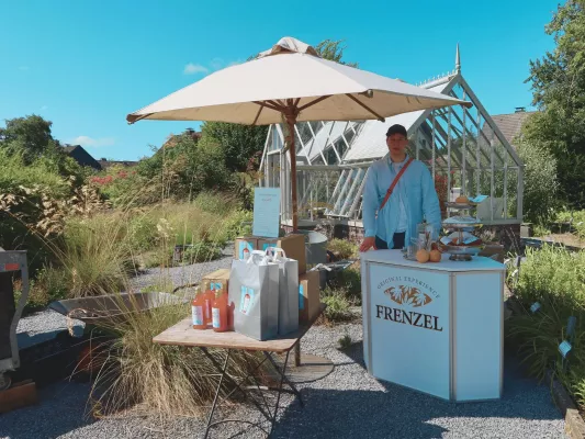 Bild: Fruchtiger Frühling: FRENZEL Grapefruit lädt zur Verkostung in der Arends Staudengärtnerei in Wuppertal ein