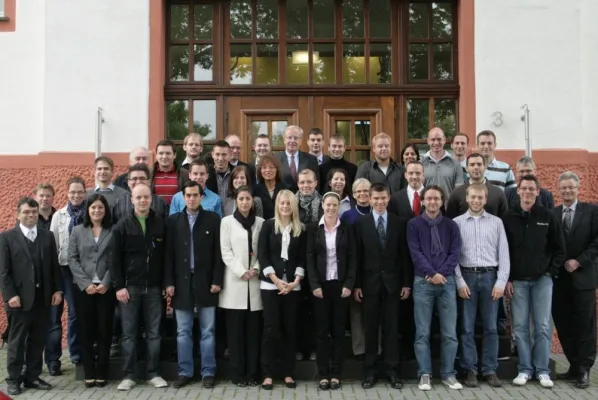 Bild: Masterstudierende steuern Unternehmensprozesse künftig dynamisch