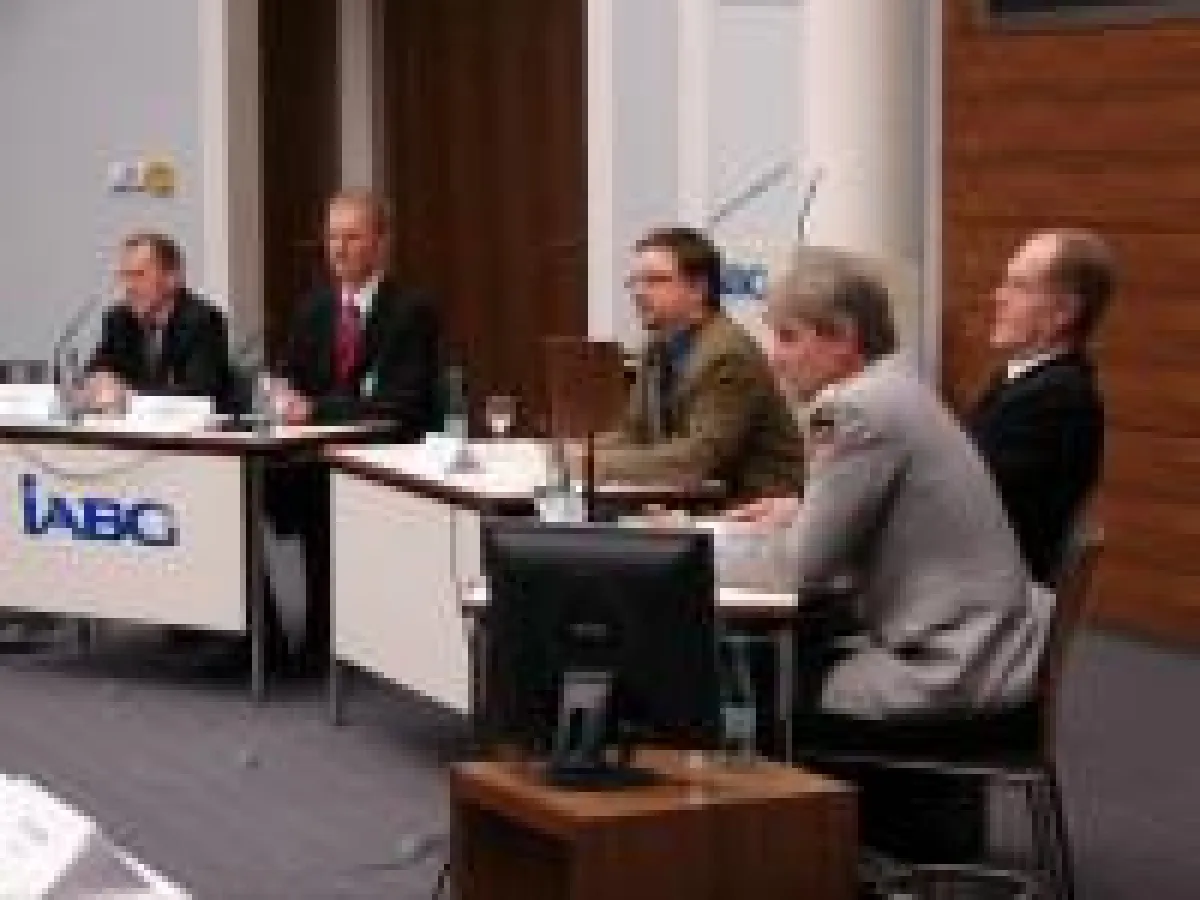 Abschlussdiskussion: Quo Vadis CD&E? v.l.n.r.: Manfred Braitinger, Frank Imkenberg, Thomas Meuter, Kapitän zur See Reinhard Wilhelm und OTL i. G. Raoul Gruninger