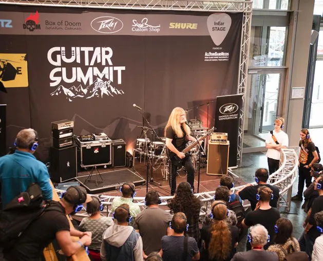 EBNER MEDIA SETZT BEI GUITAR SUMMIT ERNEUT AUF PINK EVENT SERVICE Bild: EBNER MEDIA SETZT BEI GUITAR SUMMIT ERNEUT AUF PINK EVENT SERVICE