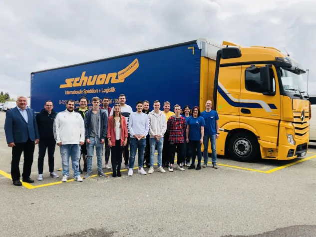 Bild: Zwölf Auszubildende starten bei Schuon in ihr Berufsleben
