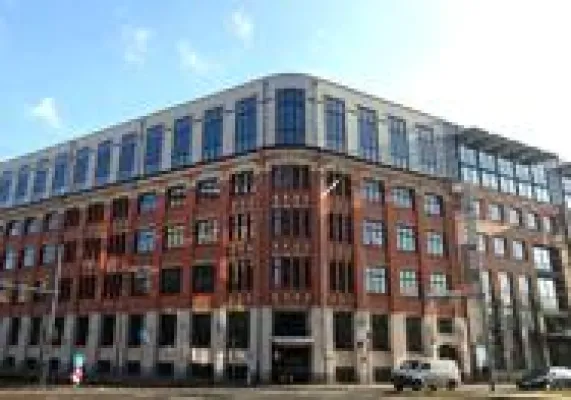 Bild: DIP-Partner AENGEVELT vermittelt rd. 620 m² Bürofläche in Leipzig an DRK-Blutspendedienst