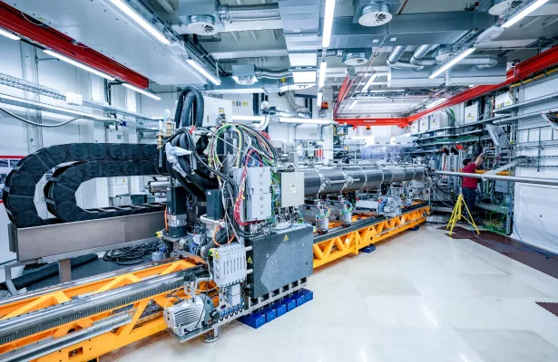 Bild: Wenn heiße Elektronen auf Metalle prasseln