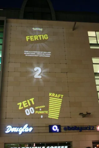 Bild: Pokémons auf der Hauswand jagen