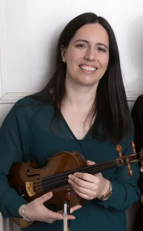 Bild: Zum St Patrick’s Day - Sinéad Hayes aus Galway spielt in Storkow zu irischen Tänzen auf