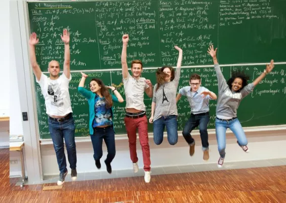 Bild: Hohe Studienzufriedenheit und starker Arbeitsmarktbezug - Uni Ulm im CHE Ranking erfolgreich