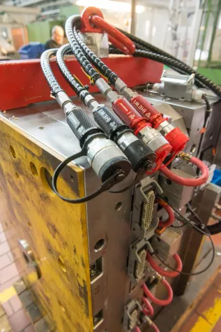 Bild: HEWI nutzt KENNFIXX® für industrielle Anwendungen