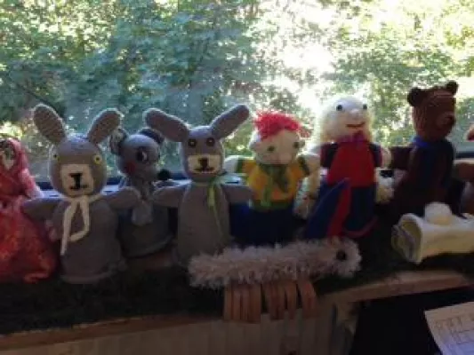 Bild: Niedliche Handpuppen für den guten Zweck - SBBKompetenz gGmbH kooperiert mit dem Förderverein KinderLeben e.V.