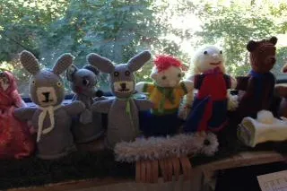 Bild: Niedliche Handpuppen für den guten Zweck - SBBKompetenz gGmbH kooperiert mit dem Förderverein KinderLeben e.V.