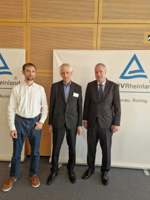 Bild: IfKom und deutsche ict + medienakademie: Pressemitteilung: Fokus Connected oder E-Car?