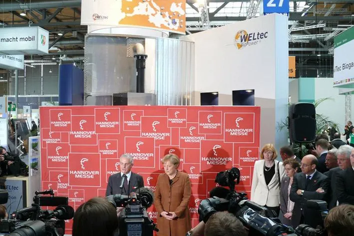 Bild: Bundeskanzlerin Angela Merkel bei WELtec-BioPower auf der Hannover Messe