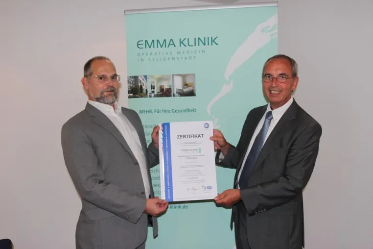 Bild: Anästhesie- und OP-Abteilung der Emma Klinik von TÜV SÜD für hohe Qualität ausgezeichnet