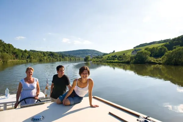 Neue Törns, neue Basen, neue Boote Bild: Neue Törns, neue Basen, neue Boote