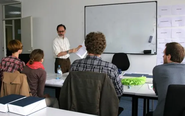 Online in sechs Monaten staatlich geprüfter Dolmetscher für Englisch werden Bild: Online in sechs Monaten staatlich geprüfter Dolmetscher für Englisch werden