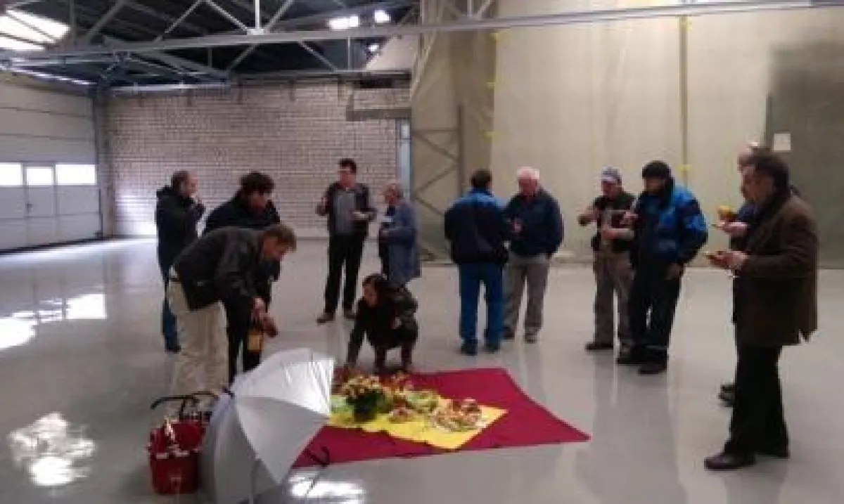 Kleines Helfer-Picknick zur Fertigstellung des ersten Bauabschnitts bei der Hartchrom GmbH in Karlsr