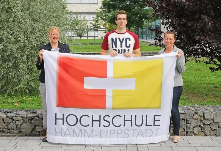 Bild: Hochschule begrüßt neuen Auszubildenden zum Kaufmann für Büromanagement