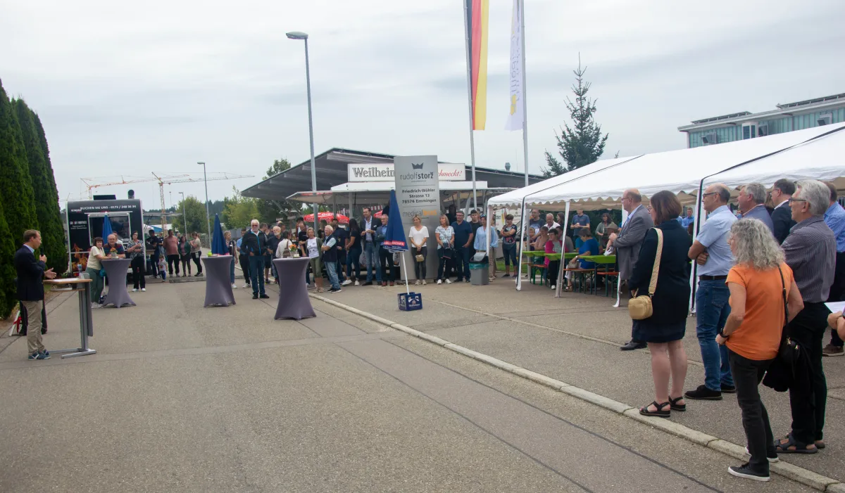 Zahlreiche Besucher kamen zum 75-jährigen Jubiläum bei Rudolf Storz (© Rudolf Storz)