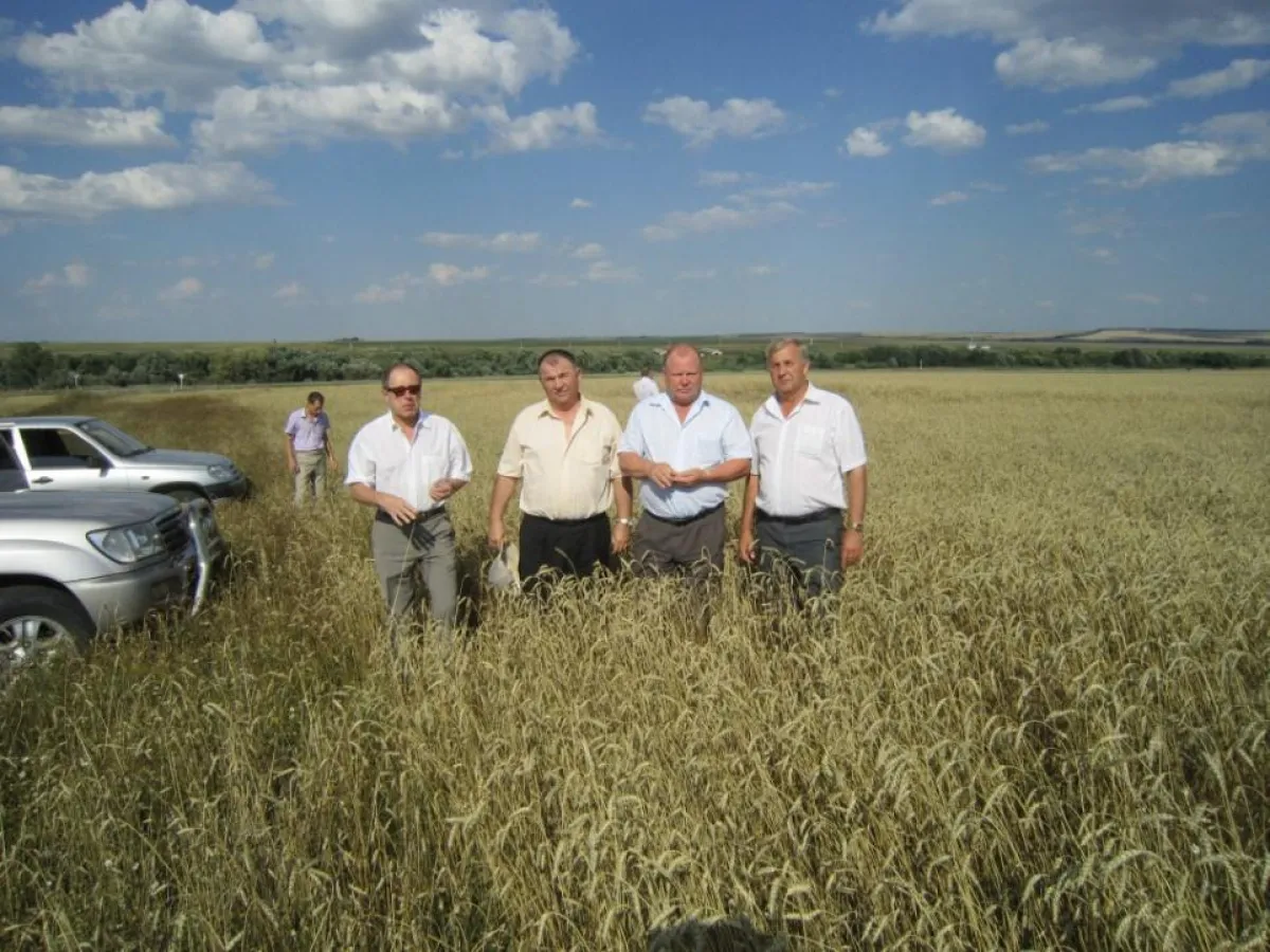 Agrarexperten aus Agro-Öko-Consult und Regierung von Pensa