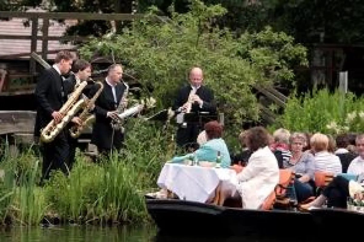 Spreewaldkonzerte starten am 24. Juli 2010 in Lübbenau (Herausgeber Spreewald-Touristinformation Lübbenau e.V., Foto Janice Mersiovsky)