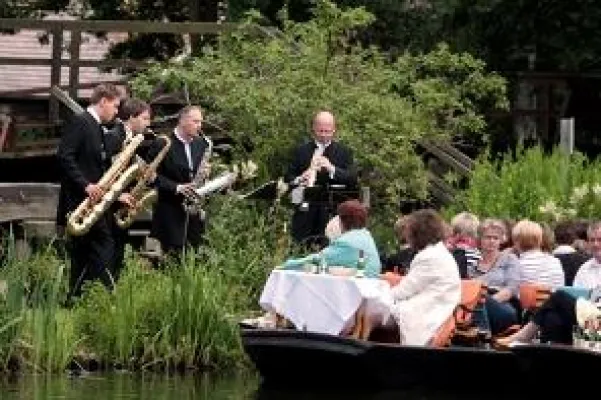 Bild: Mit dem Kahn zum klassischen Konzert