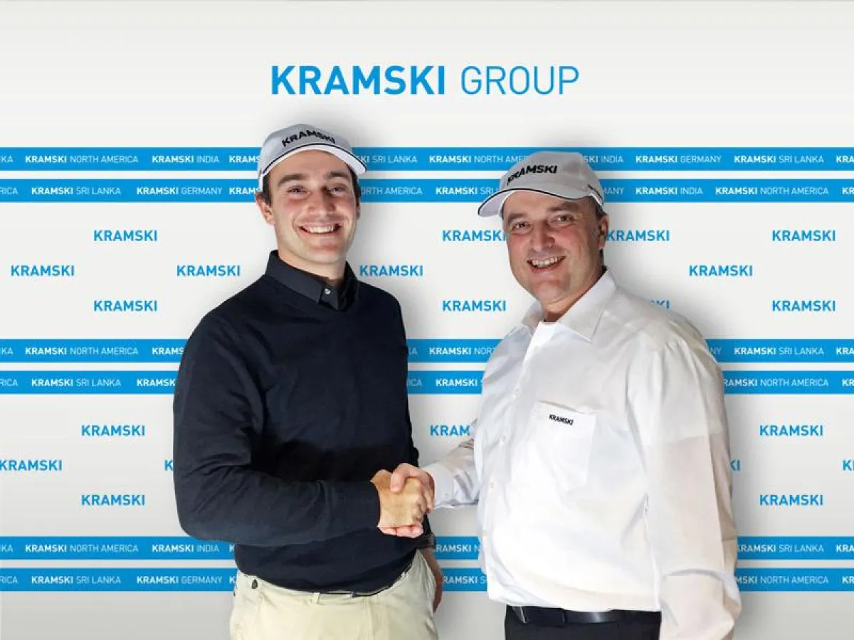 KRAMSKI Markenbotschafter Florian Fritsch zusammen mit dem Geschäftsführer der KRAMSKI GmbH, Andreas