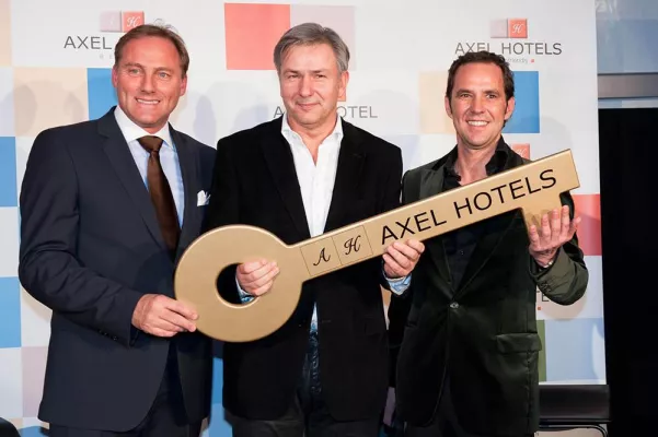Bild: FTWild inszeniert glamouröse Eröffnungsfeier des Axel Hotel Berlin