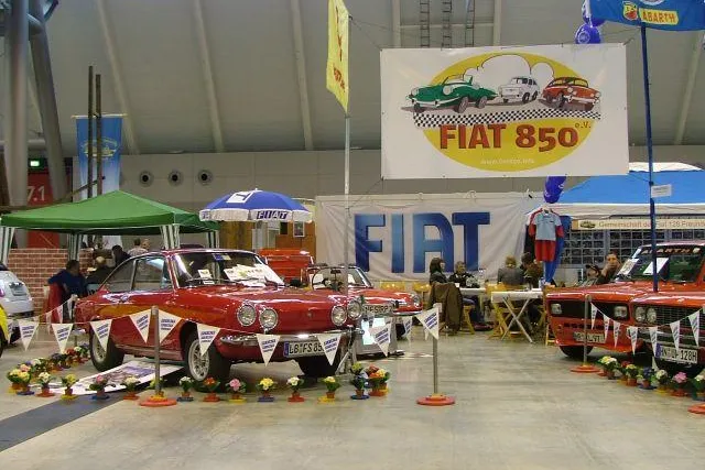FIAT 850 e.V. präsentiert sich auch 2009 auf der Retro Classics in Stuttgart Bild: FIAT 850 e.V. präsentiert sich auch 2009 auf der Retro Classics in Stuttgart