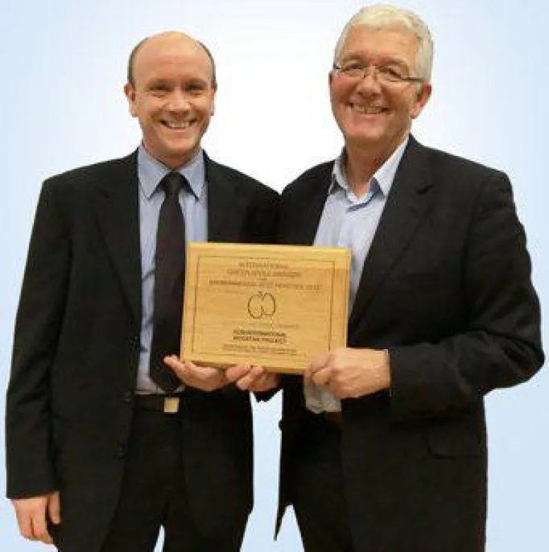 Bernd Zimmermann & Neil McClelland von CCM bei der Preisverleihung in London