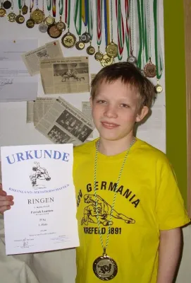 Zwei Krefelder C-Jugend-Ringer bei Deutscher Meisterschaft Bild: Zwei Krefelder C-Jugend-Ringer bei Deutscher Meisterschaft