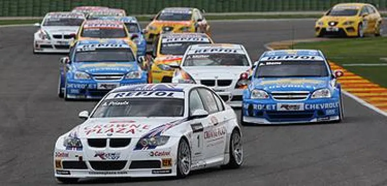 Bild: WTCC - Priaulx in Spanien auf dem Podium