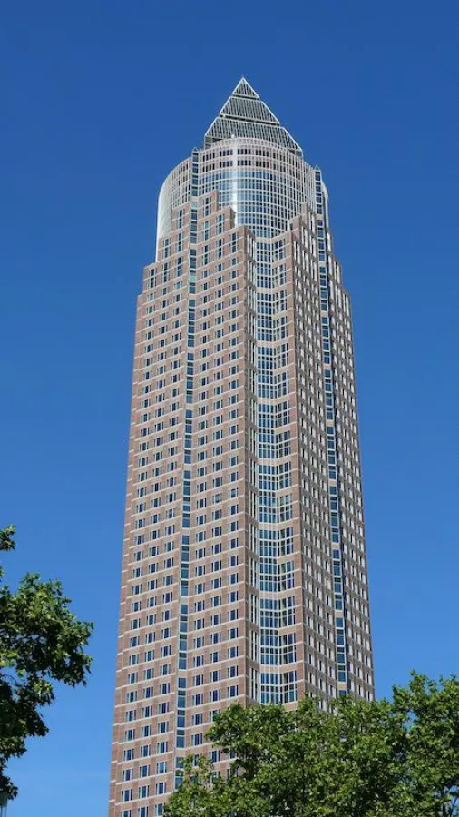 Progress Software: Neue Deutschland-Zentrale im Messeturm Frankfurt (Quelle: kuegi©www.fotolia.de)