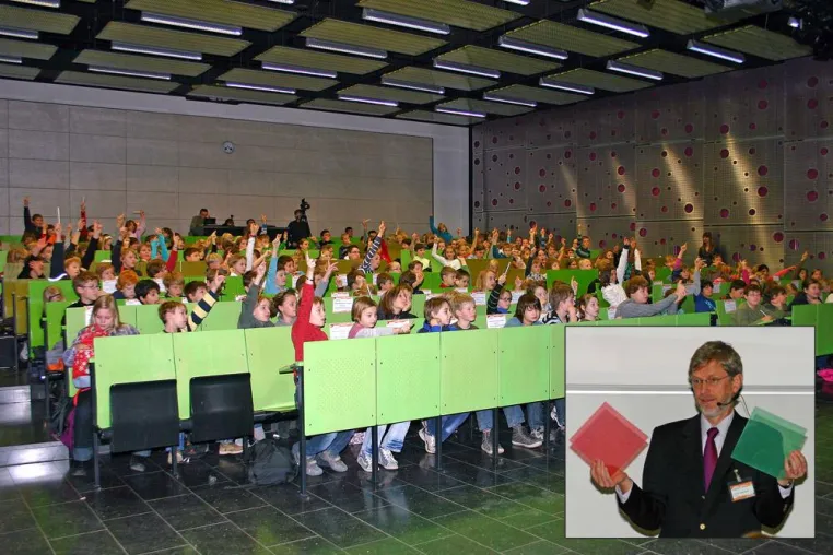 Junior-Studenten der KinderHochschule entfachen „Hochschulgewitter“ Bild: Junior-Studenten der KinderHochschule entfachen „Hochschulgewitter“