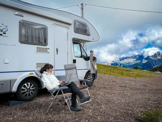 Vom Luxusresort zum Campervan: Warum sich beides nicht ausschließt Bild: Vom Luxusresort zum Campervan: Warum sich beides nicht ausschließt