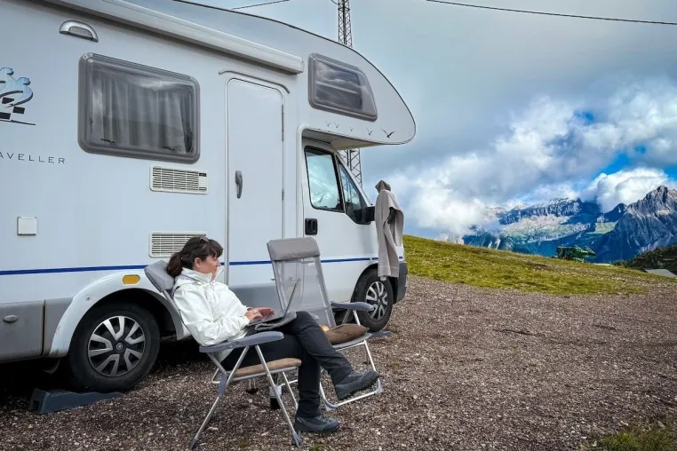 Vom Luxusresort zum Campervan: Warum sich beides nicht ausschließt Bild: Vom Luxusresort zum Campervan: Warum sich beides nicht ausschließt
